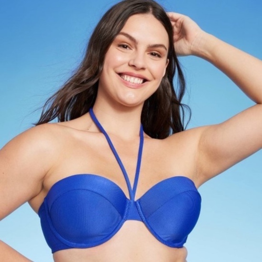 NWT Lightly Lined Ribbed Halter Bikini Top Size 34DD